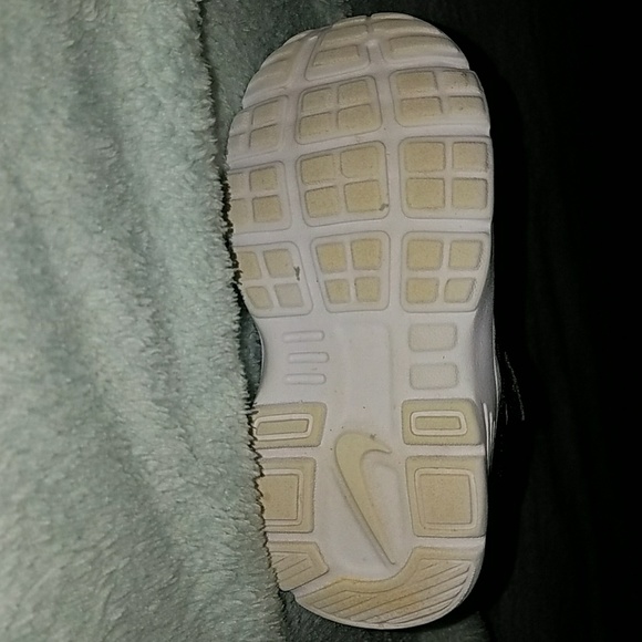 BABY BOY NIKE - Picture 2 of 4